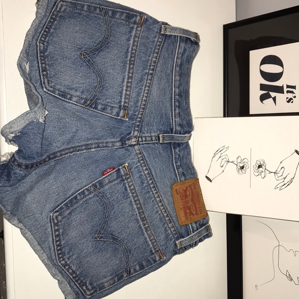 levi’s shorts - Picture 2 of 7